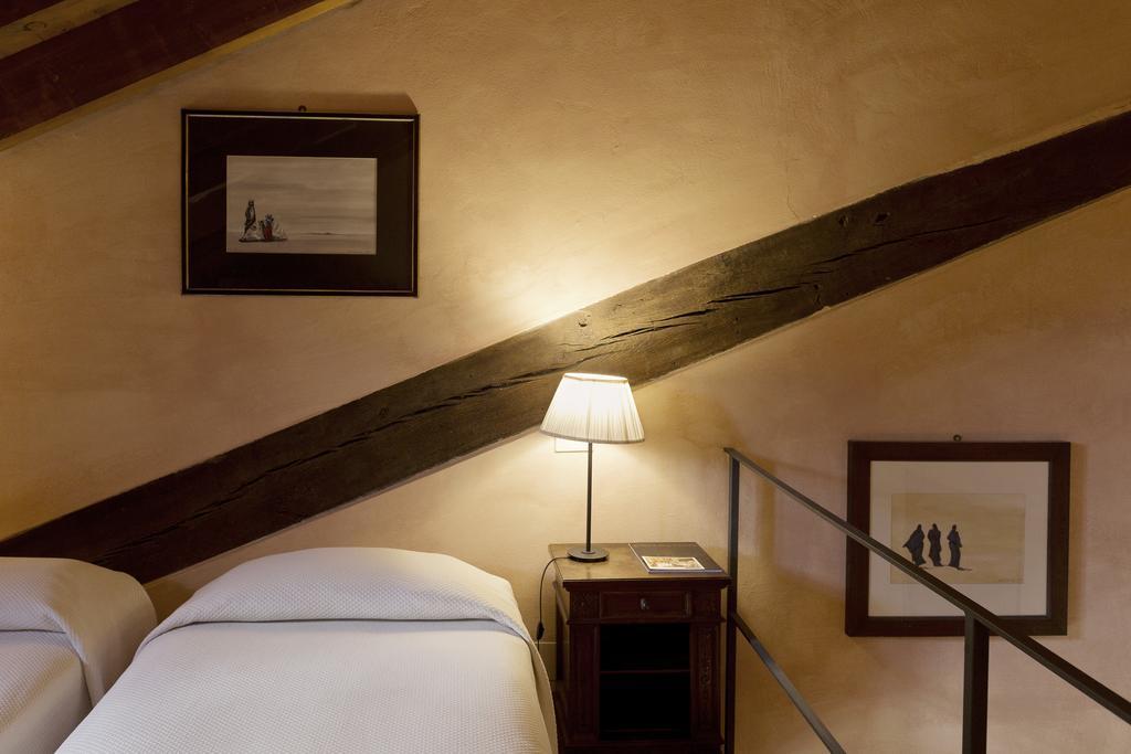 Hotel Locanda Dei Mai Intees Azzate Exterior photo