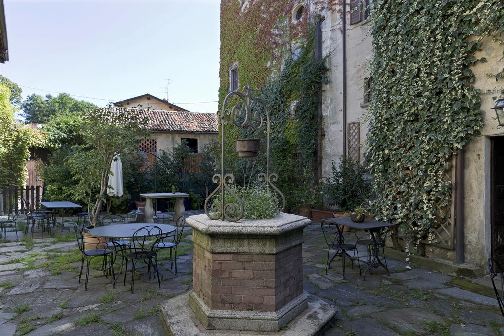 Hotel Locanda Dei Mai Intees Azzate Exterior photo