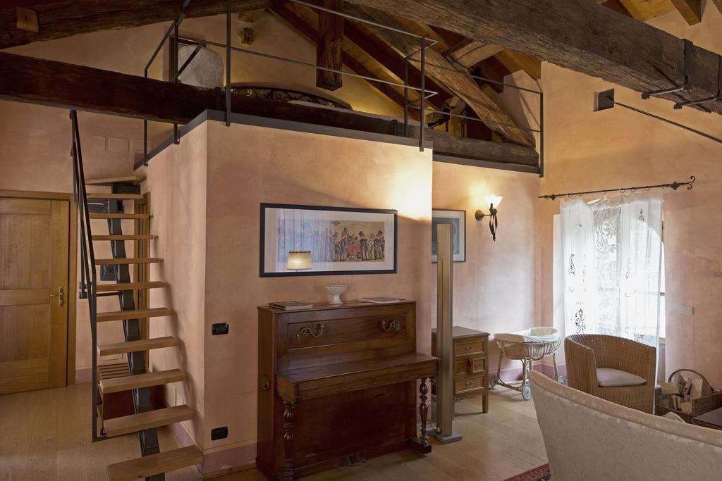 Hotel Locanda Dei Mai Intees Azzate Exterior photo